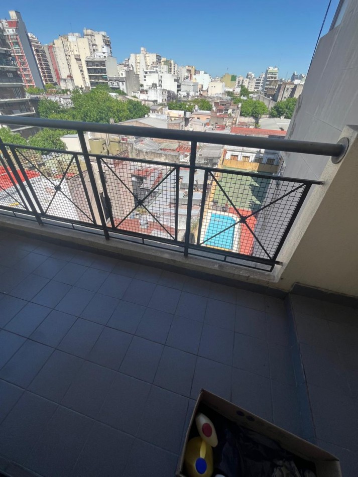 HERMOSO 2 AMBIENTES CON BALCON