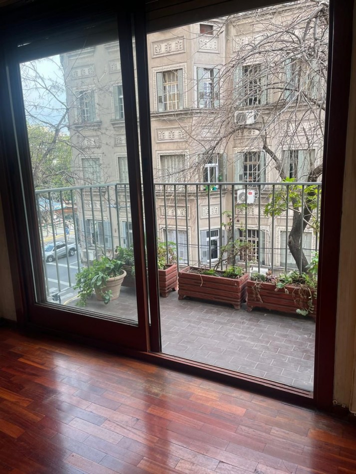 2 AMBIENTES CON BALCON ESQUINA AV SAN JUAN 