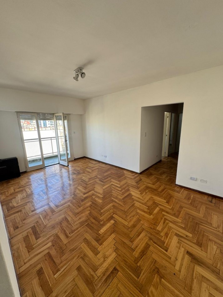 3 AMBIENTES LUMINOSOS CON BALCON ZONA ABASTO