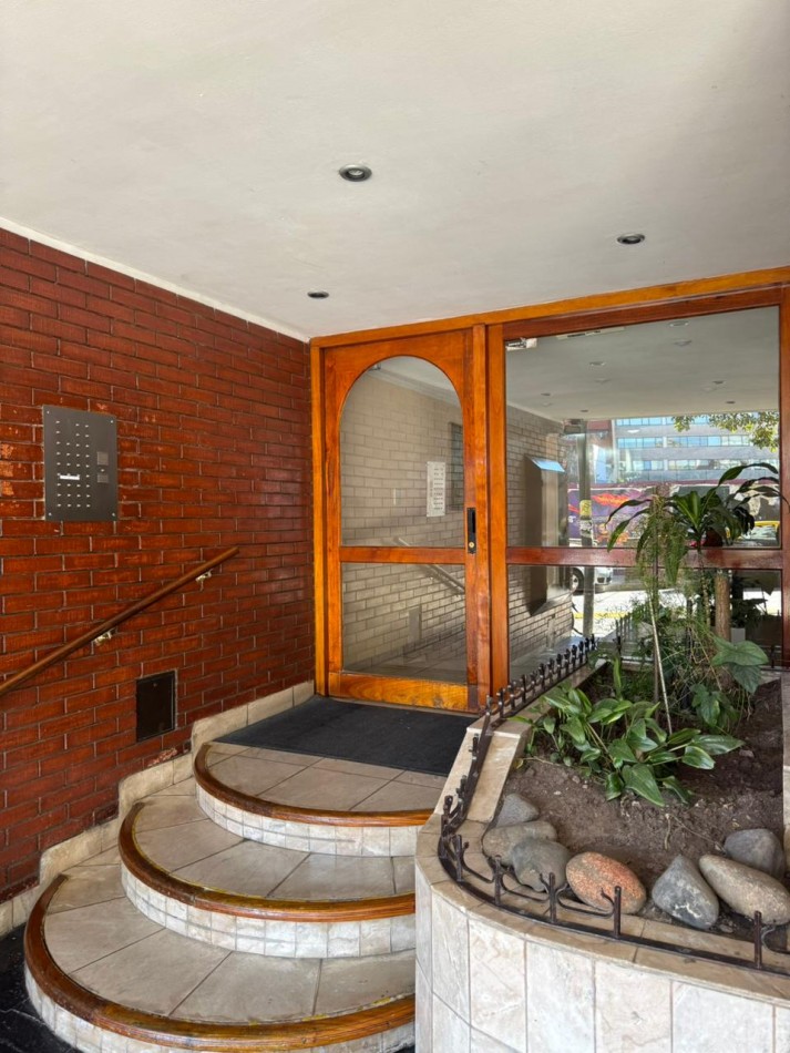 3 AMBIENTES LUMINOSOS CON BALCON ZONA ABASTO