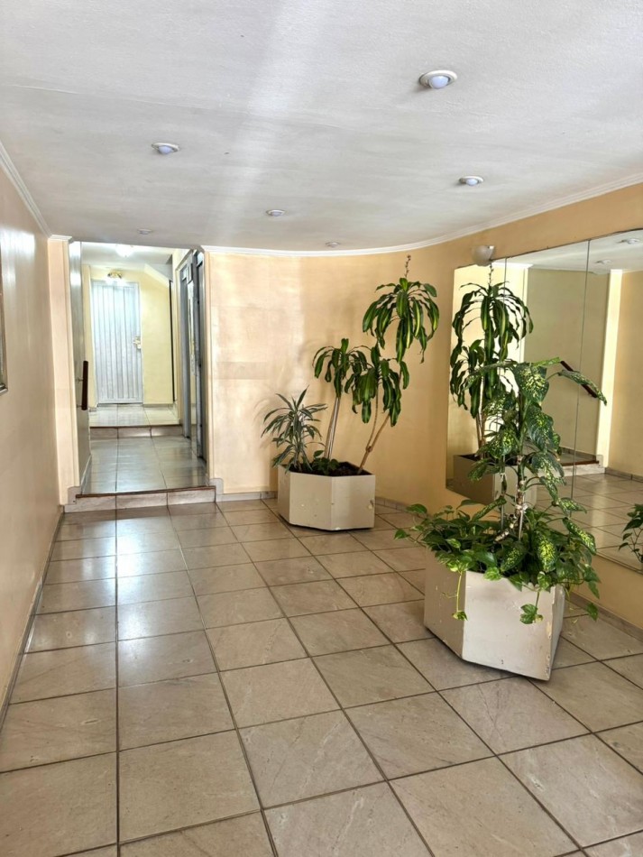3 AMBIENTES LUMINOSOS CON BALCON ZONA ABASTO
