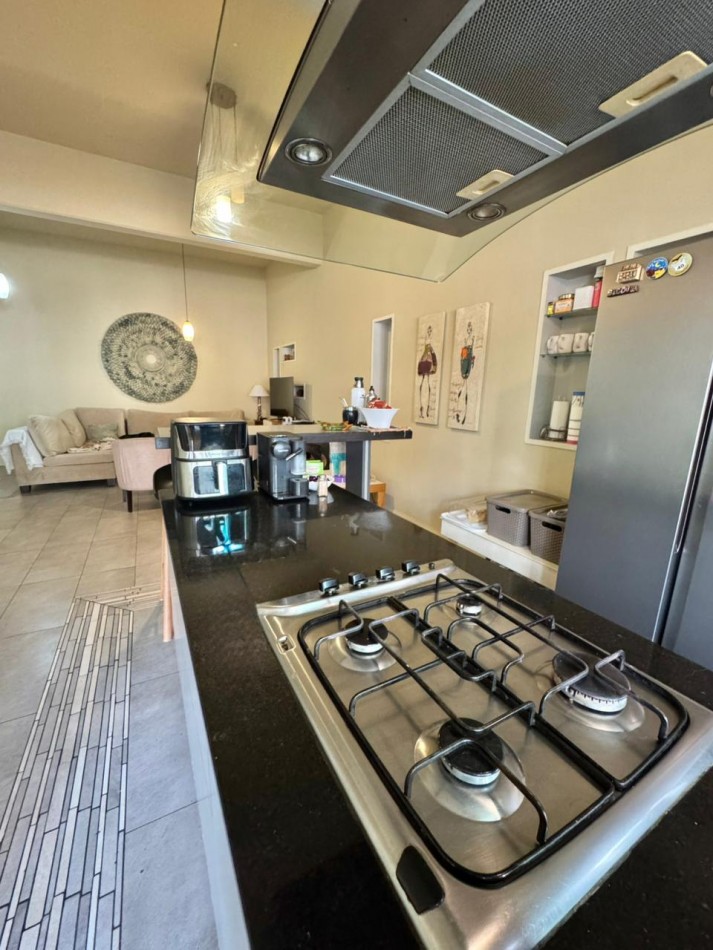 HERMOSA CASA RECICLADA A NUEVA TERRENO PROPIO
