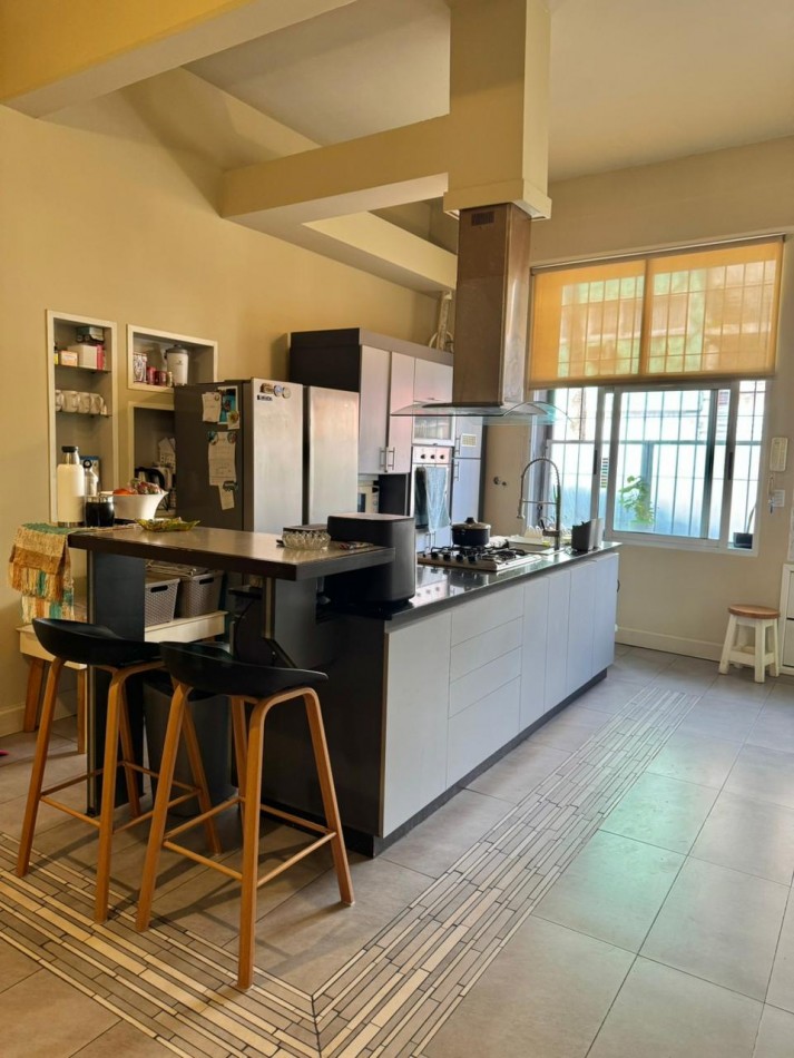 HERMOSA CASA RECICLADA A NUEVA TERRENO PROPIO