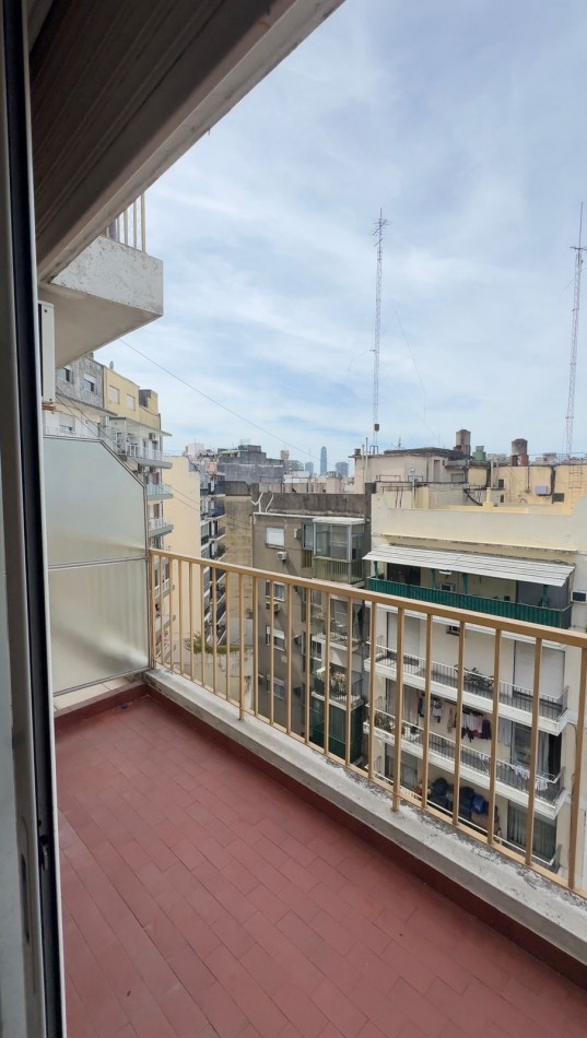 3 AMBIENTES EXCELENTE ESTADO BALCON Y LAVADERO, A METROS DE AV. MARTIN GARCIA