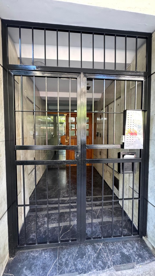 2 AMBIENTES SOBRE AV. INDEPENDENCIA