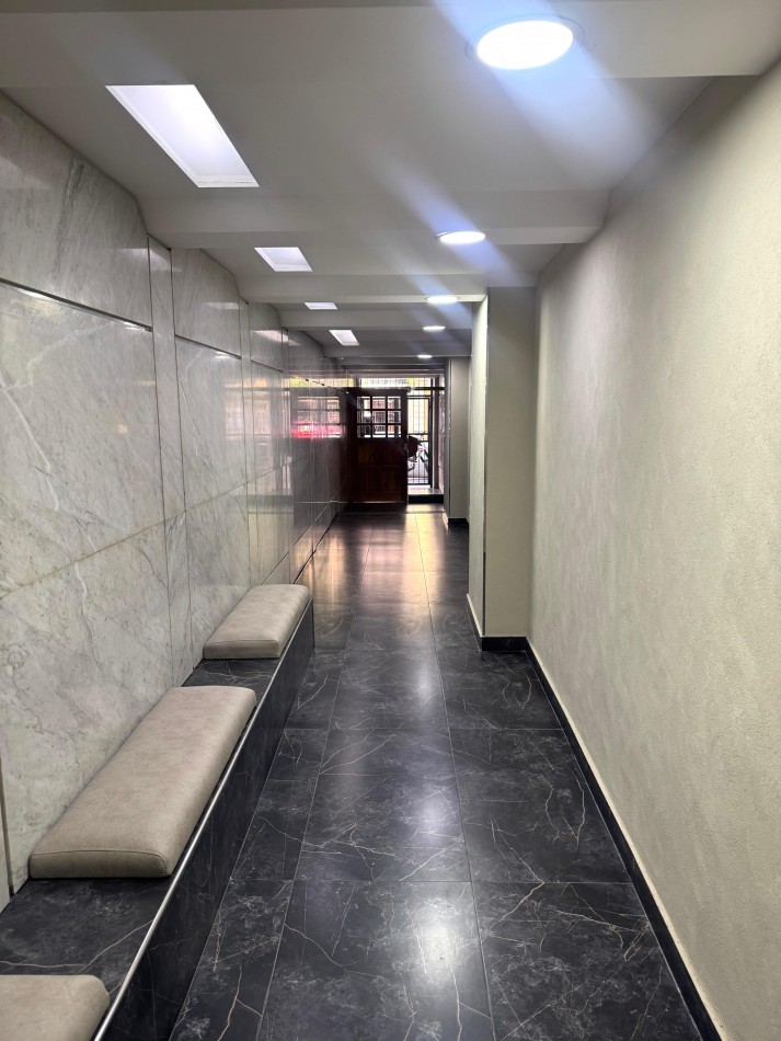 2 AMBIENTES SOBRE AV. INDEPENDENCIA