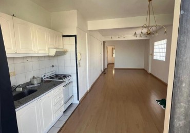 HERMOSO 2 AMBIENTES CON BALCON Y COCHERA